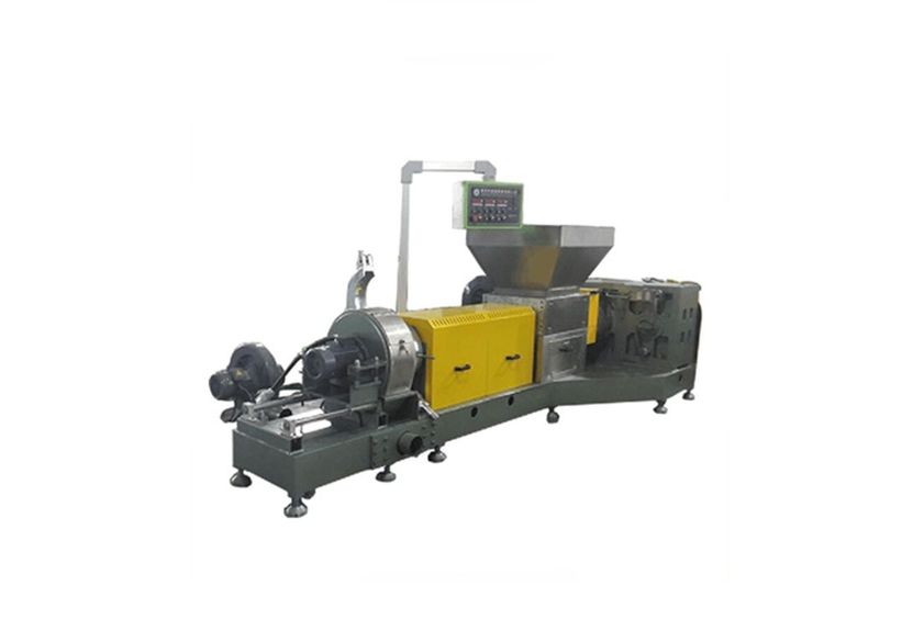 廣東利拿實(shí)業(yè)的雙階造粒機(jī)組生產(chǎn)線-2